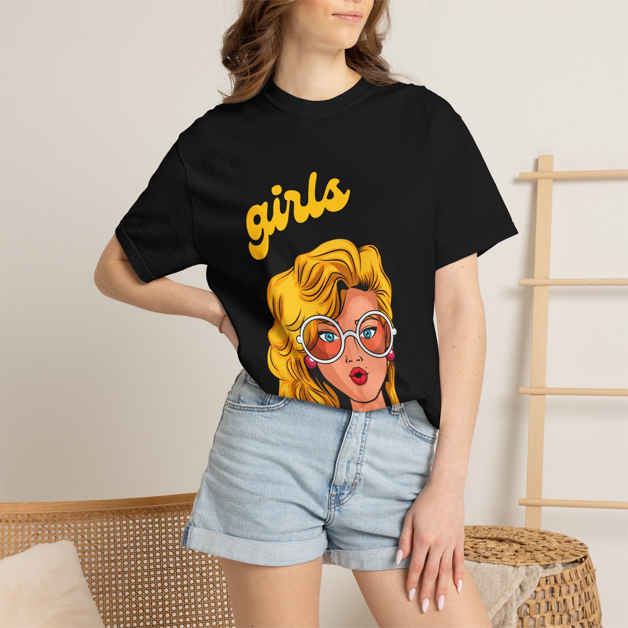 Retro Pop Art "Girls" - Graphic T-Shirt